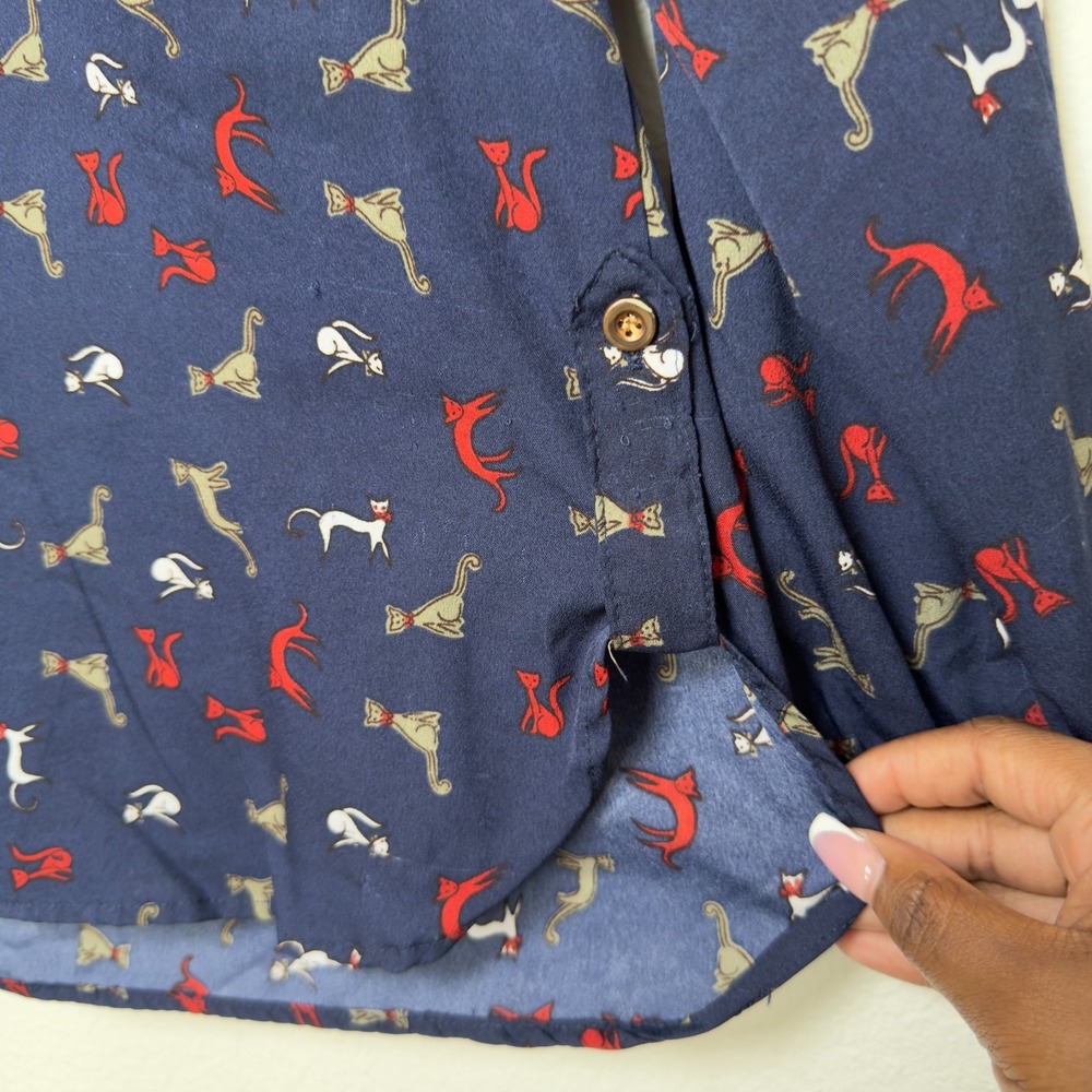 Vila Women‎ Cat Print Top Medium Navy Blue Henley Popover Roll-Tab Tunic Novelty - Picture 6 of 9